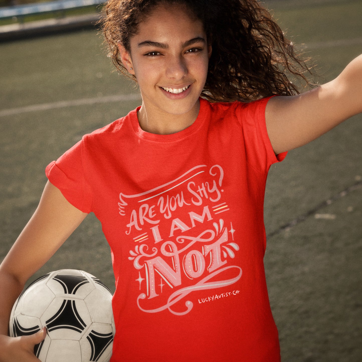 T-Shirt „Nicht schüchtern!“ Rot | Unisex | 50 % recycelte Baumwolle